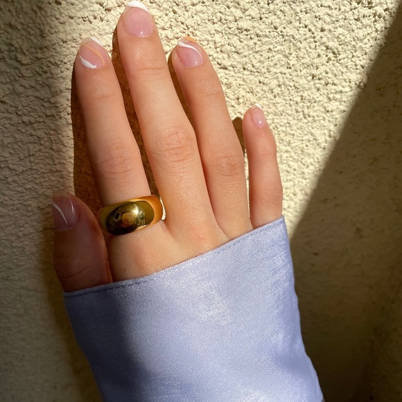 🔥18K Gold Dome Bold Ring - Picture 6 of 8